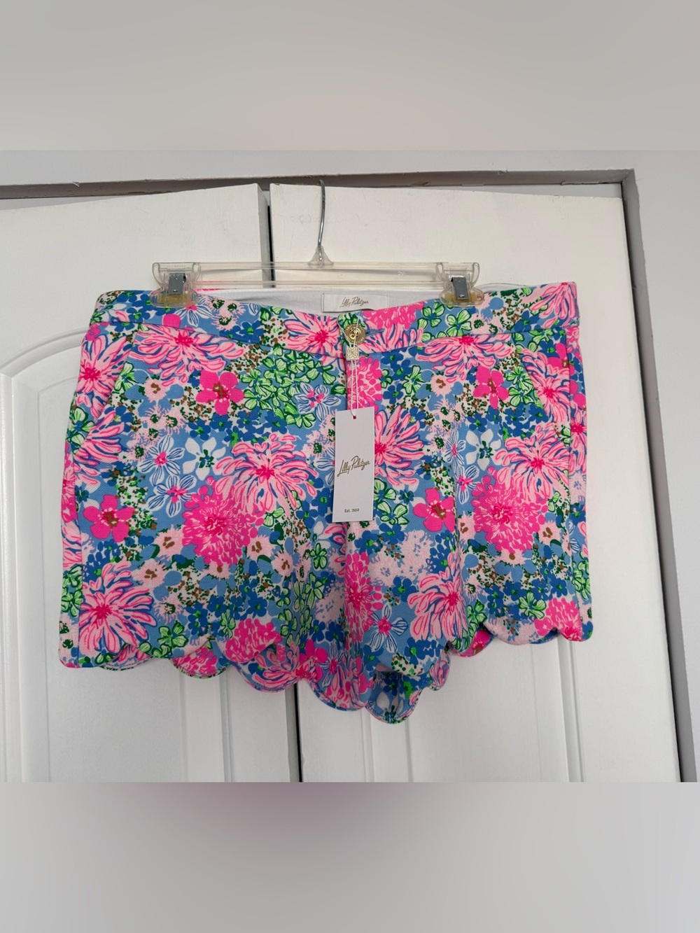 Lilly Pulitzer NWT buttercup knit shorts in multi Lil Soiree All Day size 10